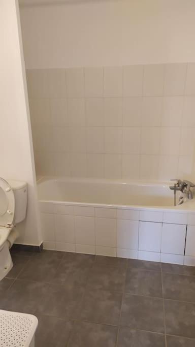 T2 De 42M² A Proximite De La Gare A 30Min De Paris Apartment Mantes-la-Jolie Bagian luar foto